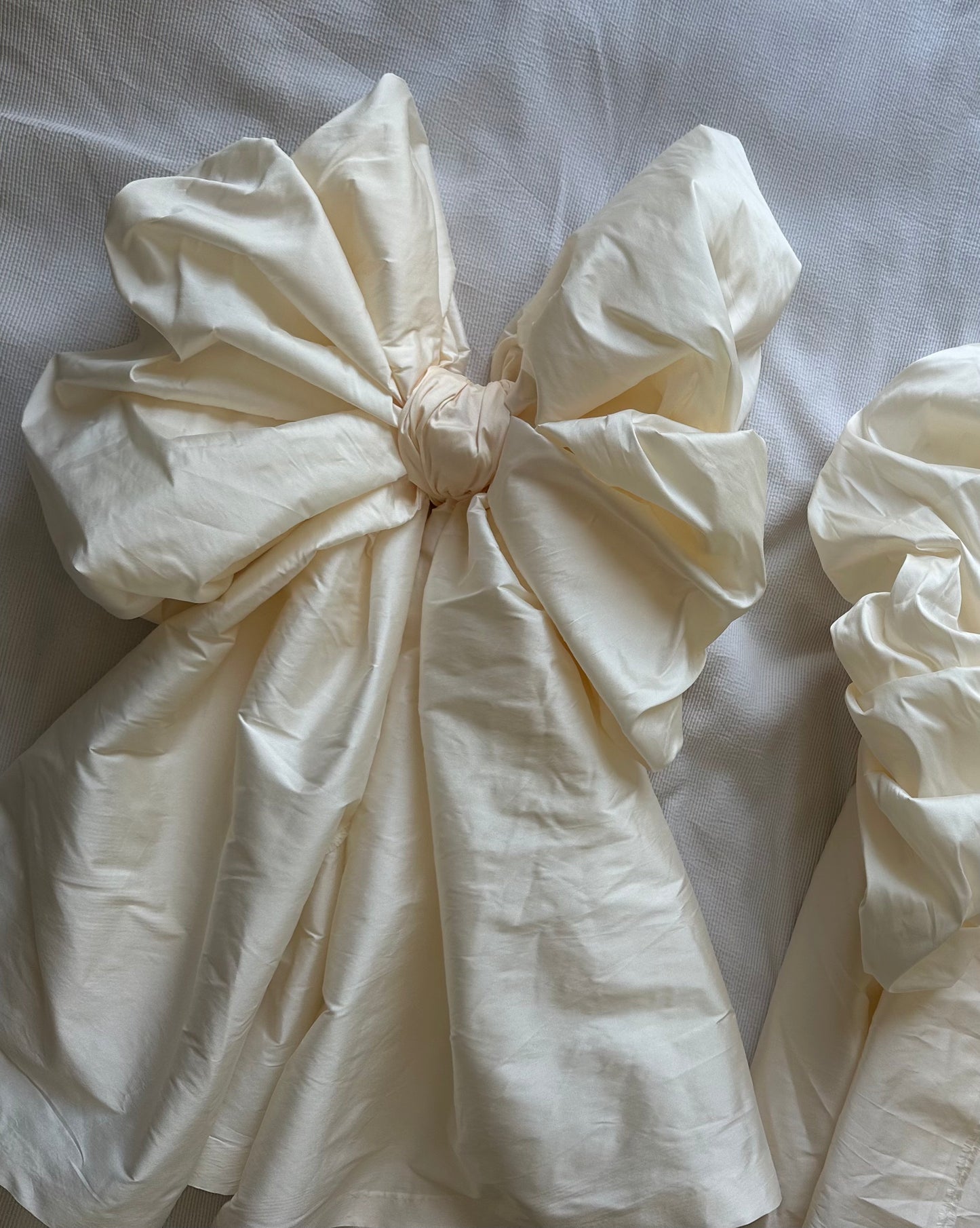 Big Ivory Silk Taffeta Bow