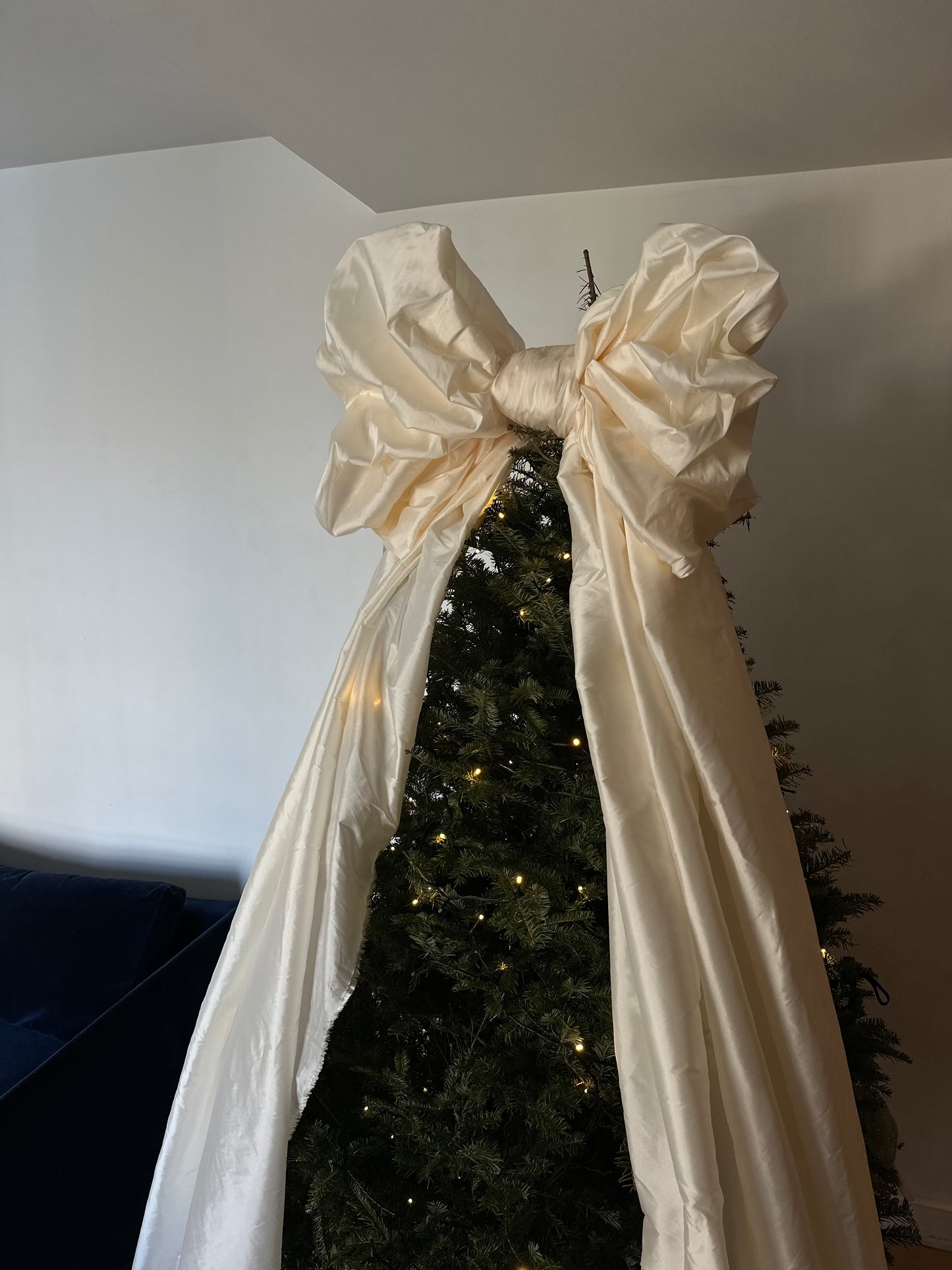 Big Ivory Silk Taffeta Bow